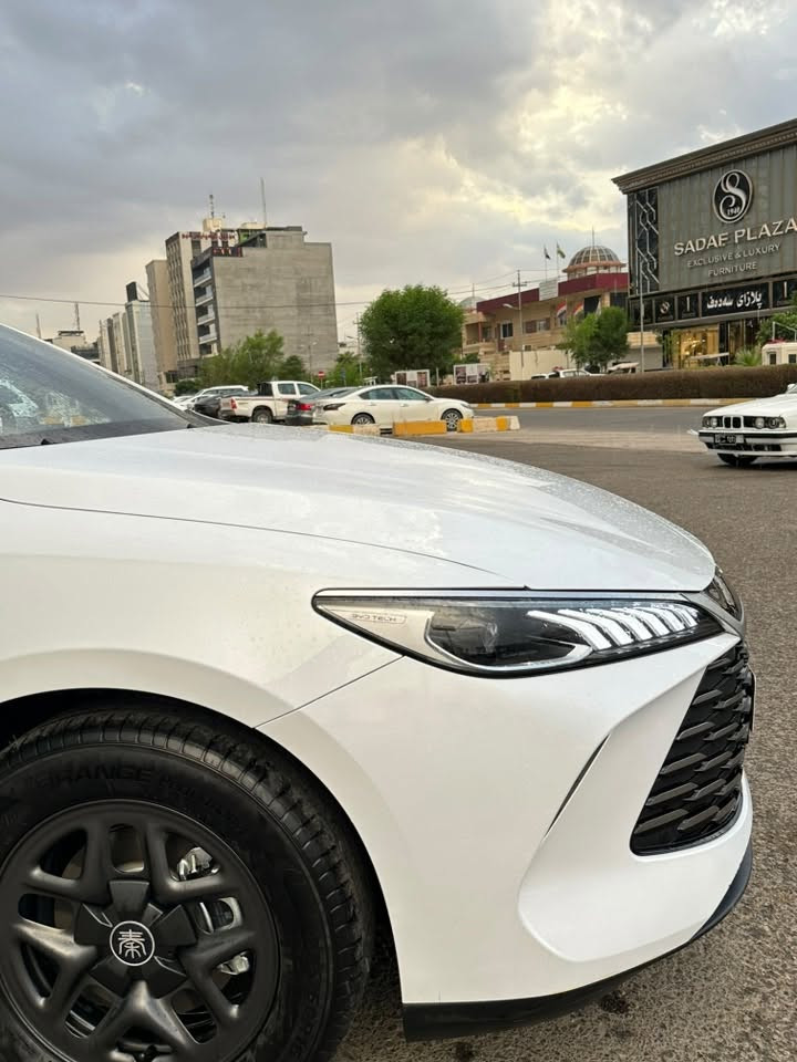 السلام عليكم byd كن بلاص
ماشية ع محرك 9000km
السياره نظيفة حيل عده رصعه خفيفه بل جاملغ جهة السايق 
غراضها كلها وياها الشاحنه ممستخدمه لان بلمجمع موجود شاحنات + كاعيات طباكه مال byd  اي كلوب ممشتغل بيها  السعر 19.500 
***********
