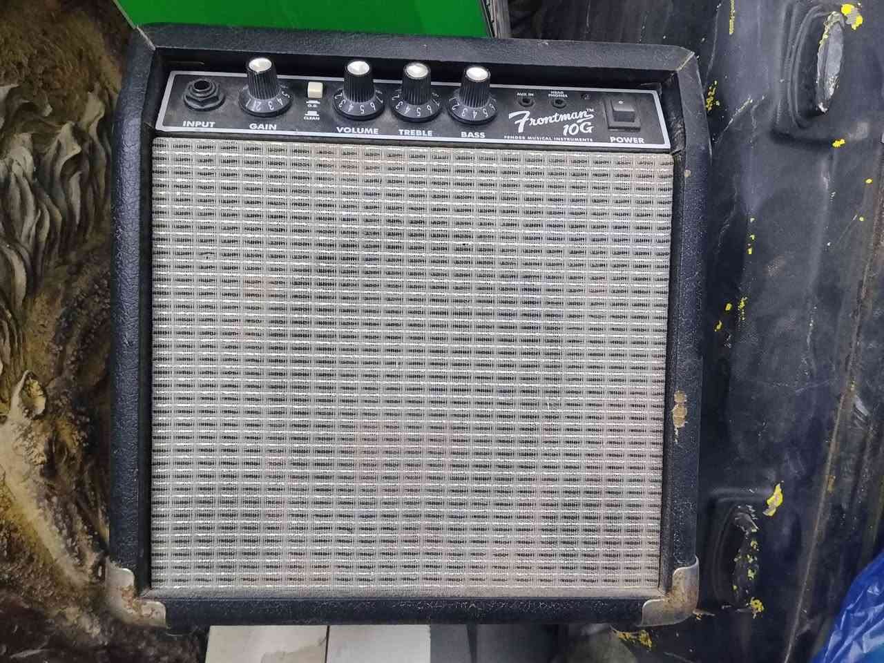 كيتار كهربائي irin مبدل بي كلشي احترافي
شاد loaded pick guard 
H-S-H
professional tuners
Alice normal gauge strings
امبليفاير fender frontman 10g امريكي اصلي مو مال سوك
سيت اوتار اضافي
بيك 
حقيبة 
نظام وايرليس لاكيتو
كيبلين اصليات
السعر كلهن ب200 بيع مستعجل 
توصيل متوفر جميع المحافظات 
رقم الهاتف ***********
