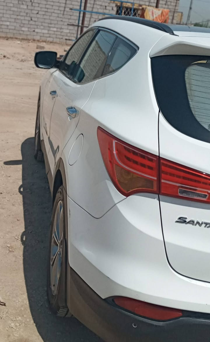سنتافيا ٢٠١٤ خليجيه كفاله عامه   السياره مكينه 6 سلندر 3.3L فول مواصفات  سبعة  راكب,ويل حجم 19,,,حساسات خلفيه,كامره خلفيه ,بصمه تشغيل+بصمه ابواب, كشافات ضباب تحكمات ستيرن, ثلاث قطع تبريد + تبريد منفصل,تبريد كشنين كهربائي اشاير+ ترحيب بالمري,برد السياره الخلفيه بلاديات. لايتات تصعد تنزل, نضام Eco ,مانع تزحلق, نزول منحدرات, رقم بابل باسمي , سياره عليها ادامه كامله من تخم تاير  باتري  والسياره نظيفه   للاستفسار أكثر اتصال ع ***********
