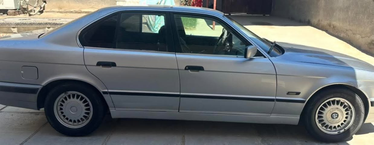 السلام عليكم 

بيع  او مراوس ب تكسي 

بي ام  BMW 525
 مديل 91 مكينه فانوس مسكر رقم اربيل الجديد سنوية لنهاية 2027 
السيارة كفاله محرك وكير وحدادة تخم تاير وتبريد ثلج ❄️ كهربائيات كلهة شغاله السيارة مال بيت متعوب عليه هواي جاهزة من كلشي بدون ضربة اترايك وين ماتريد شرط 
السعر 50 وبيهة مجال 
رقم الهاتف: *********** واتساب او اتصال 
العنوان : البصرة / الدير
