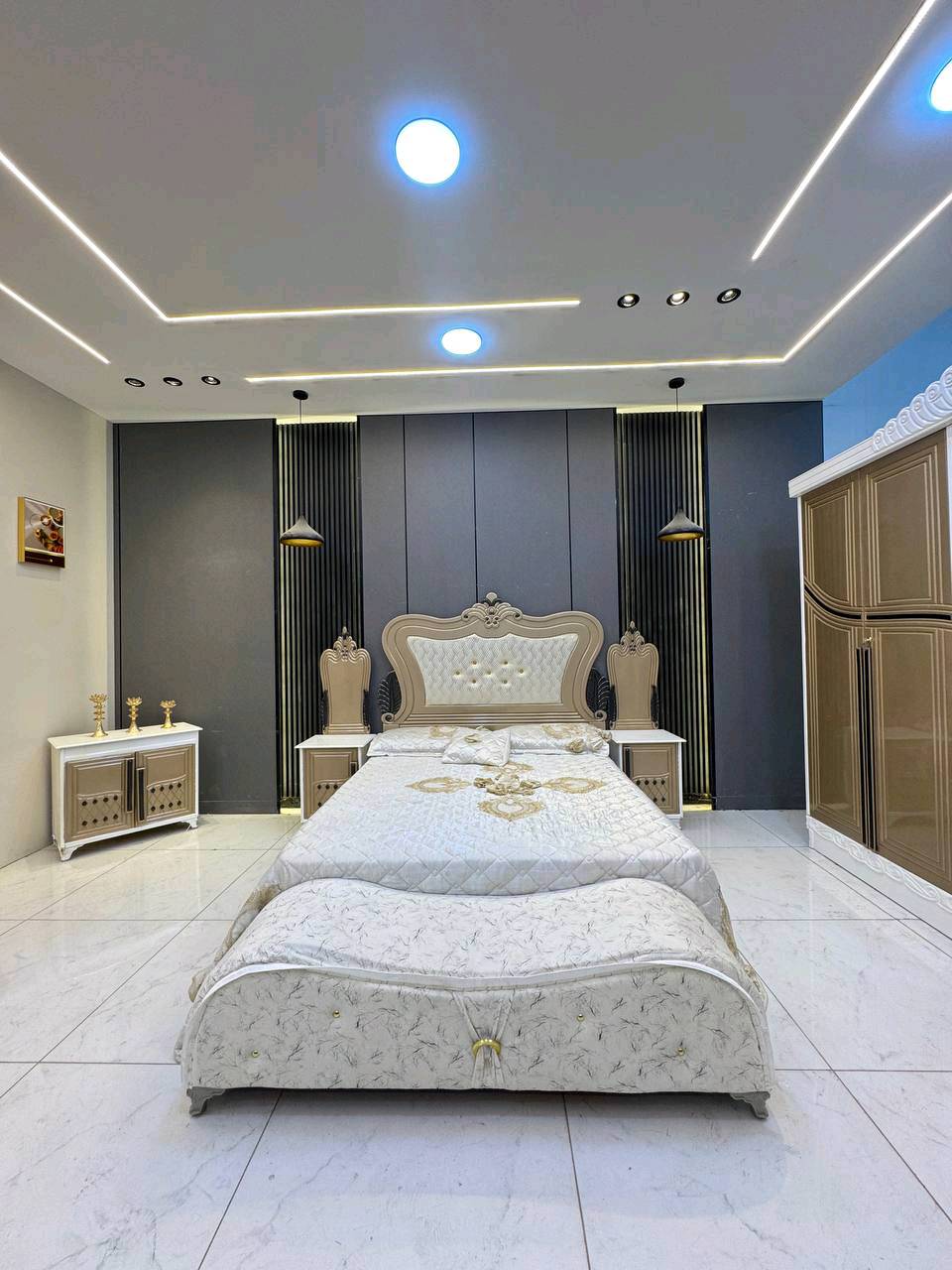 حصرياً الموديل الجديد   

السعر مليون دينار فقط 😍

غرفه نجاره قتصاديه 🛌

متكونه من 9 قطع مميزه 

الكنتور ارتفاع 240 طول 320 

مع الزاويه مجموع الطول 4 امتار 

السمك الخارجي للغرفه 5 ملم انديف

والسمك الداخلي 3 ملم معاكس ابيض

سعر الشازلون الخزان 75 الف 

سعر الشازلون المقعد 50 الف 

متوفر توصيل وشد داخل بغداد 😊

متوفر توصيل وشد لكافة محافضات العراق 🇮🇶#غرفة_نوم #غرف_نوم #غرف_نوم_مودرن
#اث_منزلي #اث_بغداد #ديكور_غرف_نوم
#غرفة_نوم_فخمة #تجهيز_عرسان #BedroomDecor