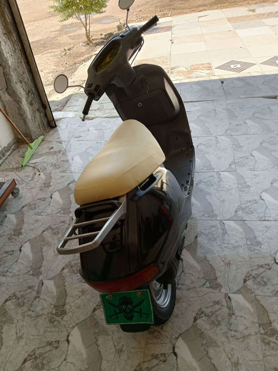السلام عليكم دراجه للبيع

 كهربائيات كلها شغاله 

مكانه ديالى كنعان 

الاستفسار ***********

السعر 400$
