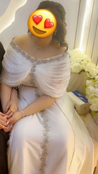 عندي هذا القفطان للبيع ملبوس بس مره وحده اخذته ب250 رايدته ب180 يتكبر ...
