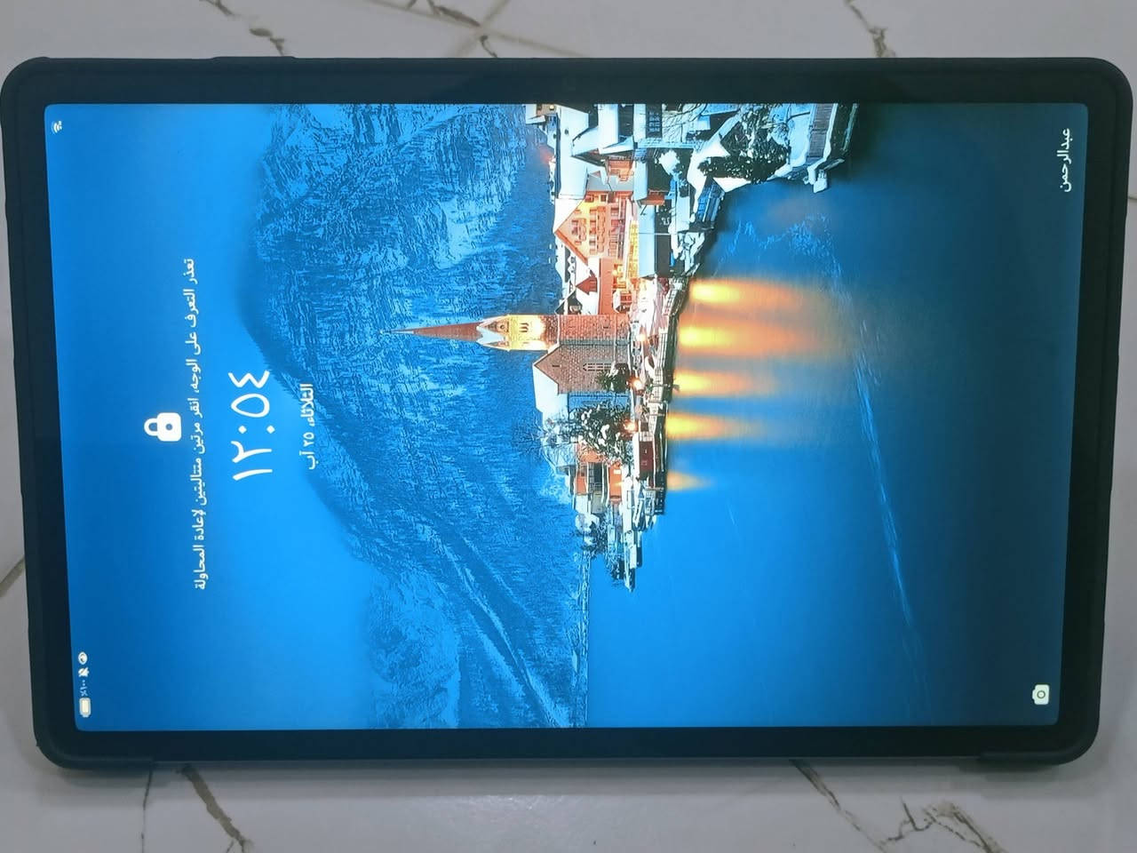 HUAWEI MatePad SE 11
الشاشة والتصميمالشاشة: 
مقاس 11 بوصة من نوع IPS LCD بدقة FHD+ (1920 × 1200 بكسل).معدل التحديث: 60 هرتز، مع حماية متطورة للعين شهادة (TÜV Rheinland) لتقليل الضوء الأزرق والوميض

.الهيكل:
 تصميم معدني بالكامل من الألومنيوم، خفيف الوزن بنحافة 6.9 ملم ووزن 475 غرام فقط.⚙️ 

الأداء والعتادالمعالج:

 ثماني النواة (Kirin 710A أو Snapdragon 680 حسب نسخة الدولة والاتصال).الذاكرة العشوائية (RAM): يتوفر بخيارين 6 جيجابايت أو 8 جيجابايت.

ذاكرة التخزين: 
128 جيجابايت (يدعم منفذ كارت ذاكرة خارجي MicroSD لتوسيع المساحة).🔋 البطارية والشحنالسعة: 7700 مللي أمبير وهي سعة ضخمة تكفي للاستخدام المكثف طوال اليوم.سرعة الشحن: يدعم الشحن السريع بقوة 22.5 واط عبر منفذ Type-C.

📸 الكاميرات والصوتالكاميرا الخلفية:
 بدقة 8 ميجابكسل تدعم التركيز التلقائي وتصوير فيديو بدقة FHD.الكاميرا الأمامية: بدقة 5 ميجابكسل مناسبة جداً للدروس عبر الإنترنت واجتماعات العمل

.النظام الصوتي: 
4 مكبرات صوت ستيريو محيطية تدعم تقنية الحماية الصوتية الذكية من هواوي.🌐
 
النظام والاتصالنظام التشغيل
: HarmonyOS 2.0 (واجهة سلسة تدعم تقسيم الشاشة وتشغيل أكثر من تطبيق معاً).الاتصال: يتوفر بنسخة Wi-Fi فقط، ونسخة أخرى تدعم شريحة الاتصال الجيل الرابع 4G LTE.الميزات الإضافية: يدعم القلم الذكي (HUAWEI M-Pen lite) للكتابة والر

سعر 300 الف 

***********3 واتساب
