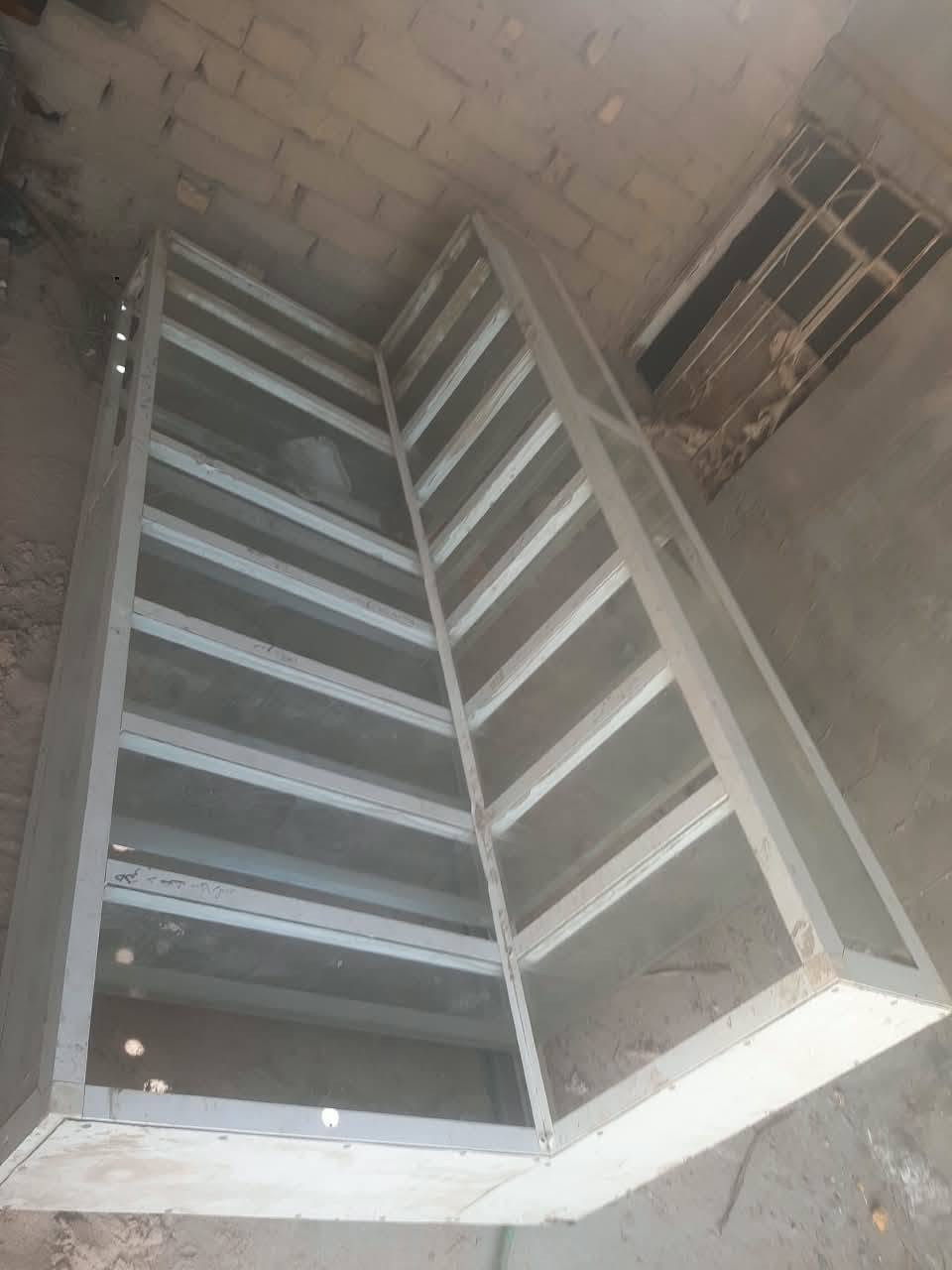 معرض لبيع مستخدم طول 2 ونص  جاهز  مكان بني منصور  ***********
