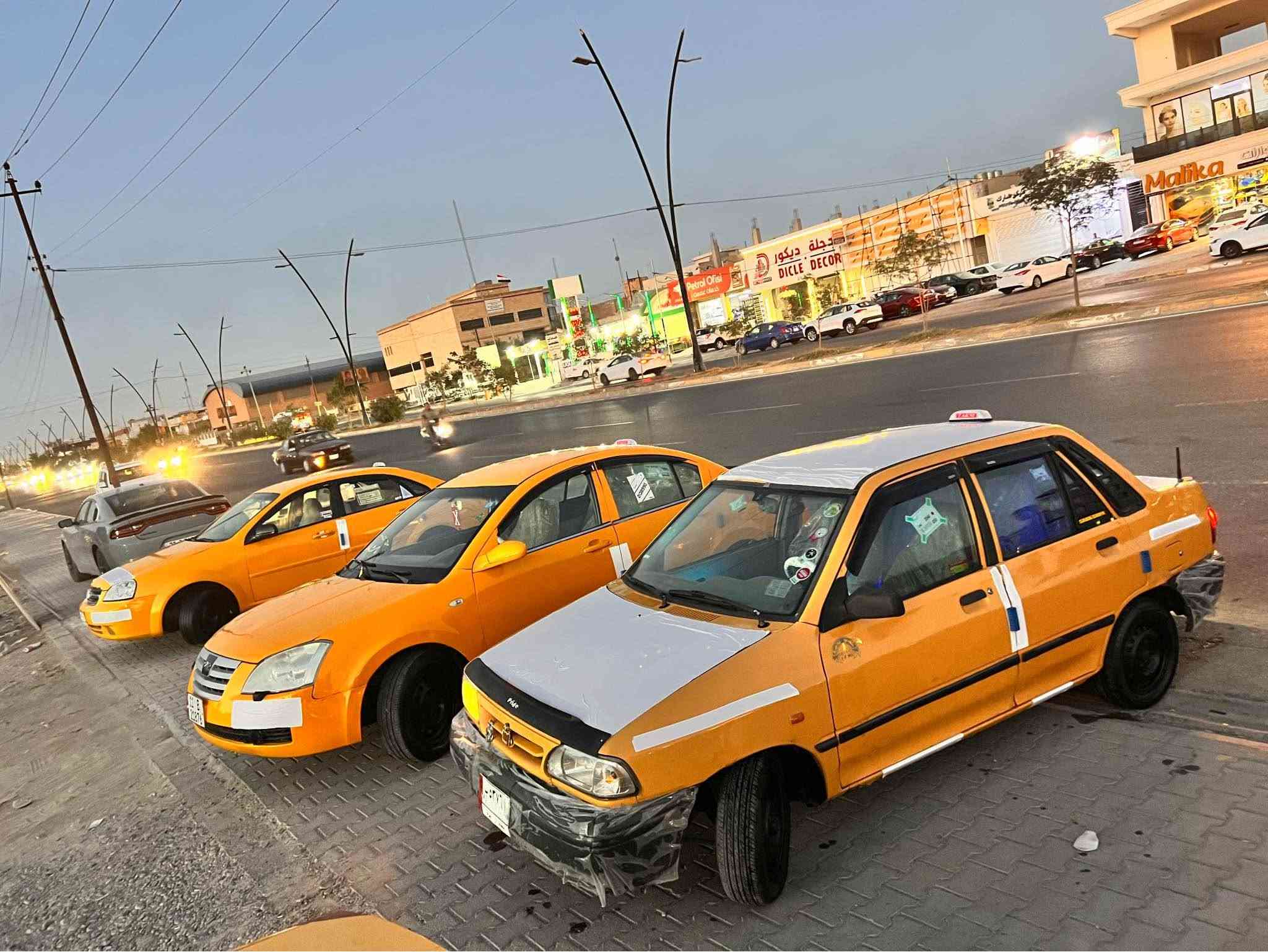 موديل 12 مشروع وطني وكاله تحويل
السعر 21 رقم بغداد
السياره بكركوك *********** دفتر بنزين كركوك, العراق
