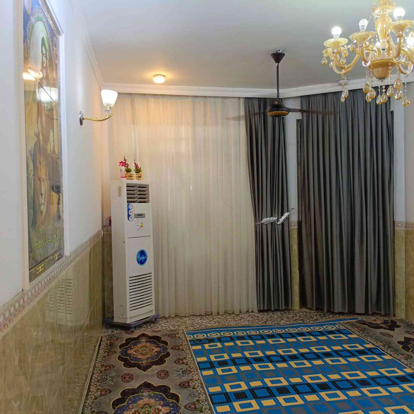 السلام عليكم
 بيت في  العبيدي شارع 20قرب مدرسه سلسبيل 
مساحه 150طابقين ونص  يرهم امراوس او بيع
***********
