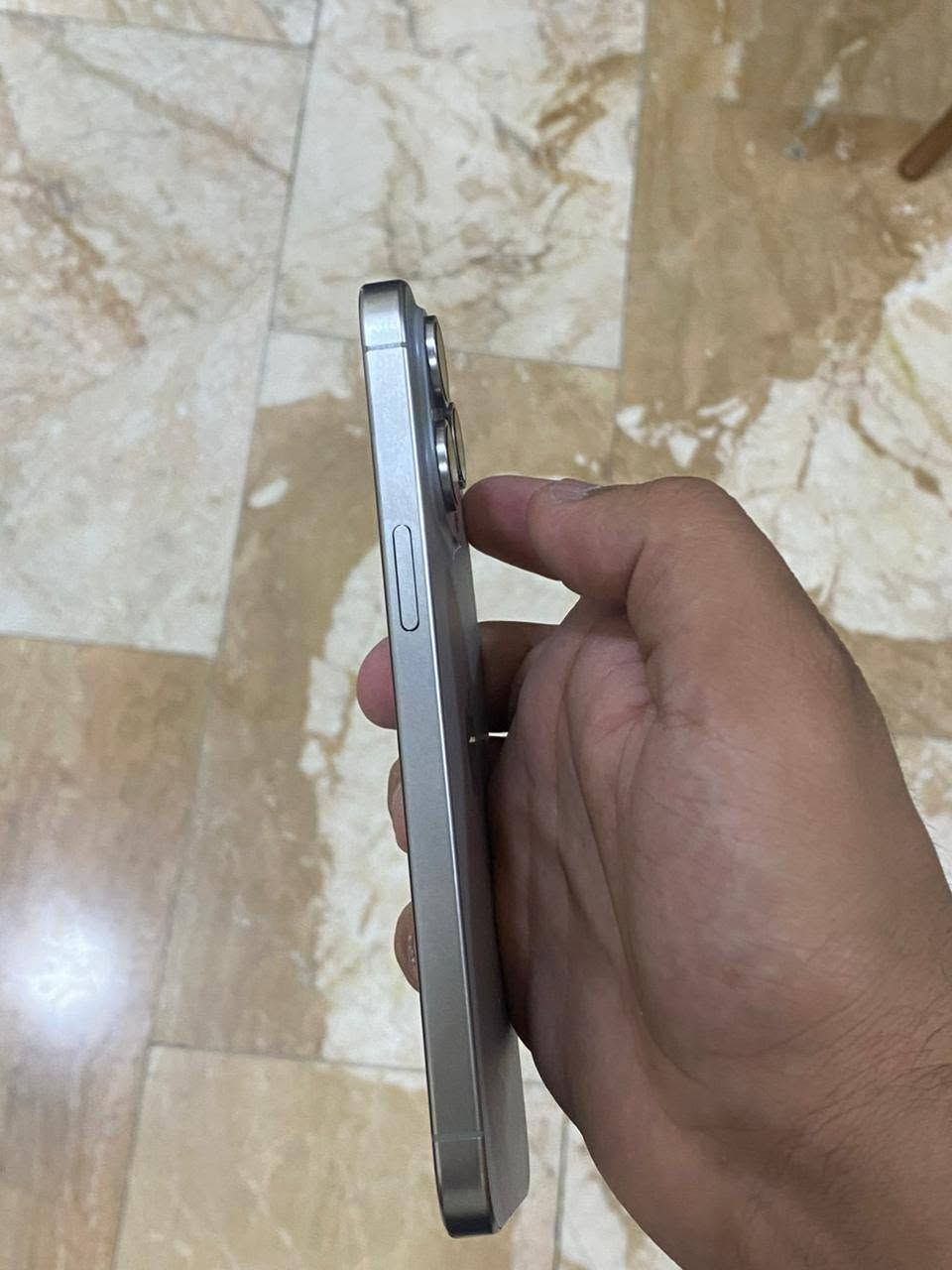15برو ماكس تيتانيوم نضيف 
الذاكره 256
البطاريه85
دورات الشحن683
مبدل فلات شحن والدكمه لتنصي متشتغل
٨٨٠ وبي مجال الباقي ع وضع الشركه كلشي بلادي وشغال 
ممبدل بي قطعه ولا مسج بي 
تواصل *********** 
حي لجهاد بغداد
