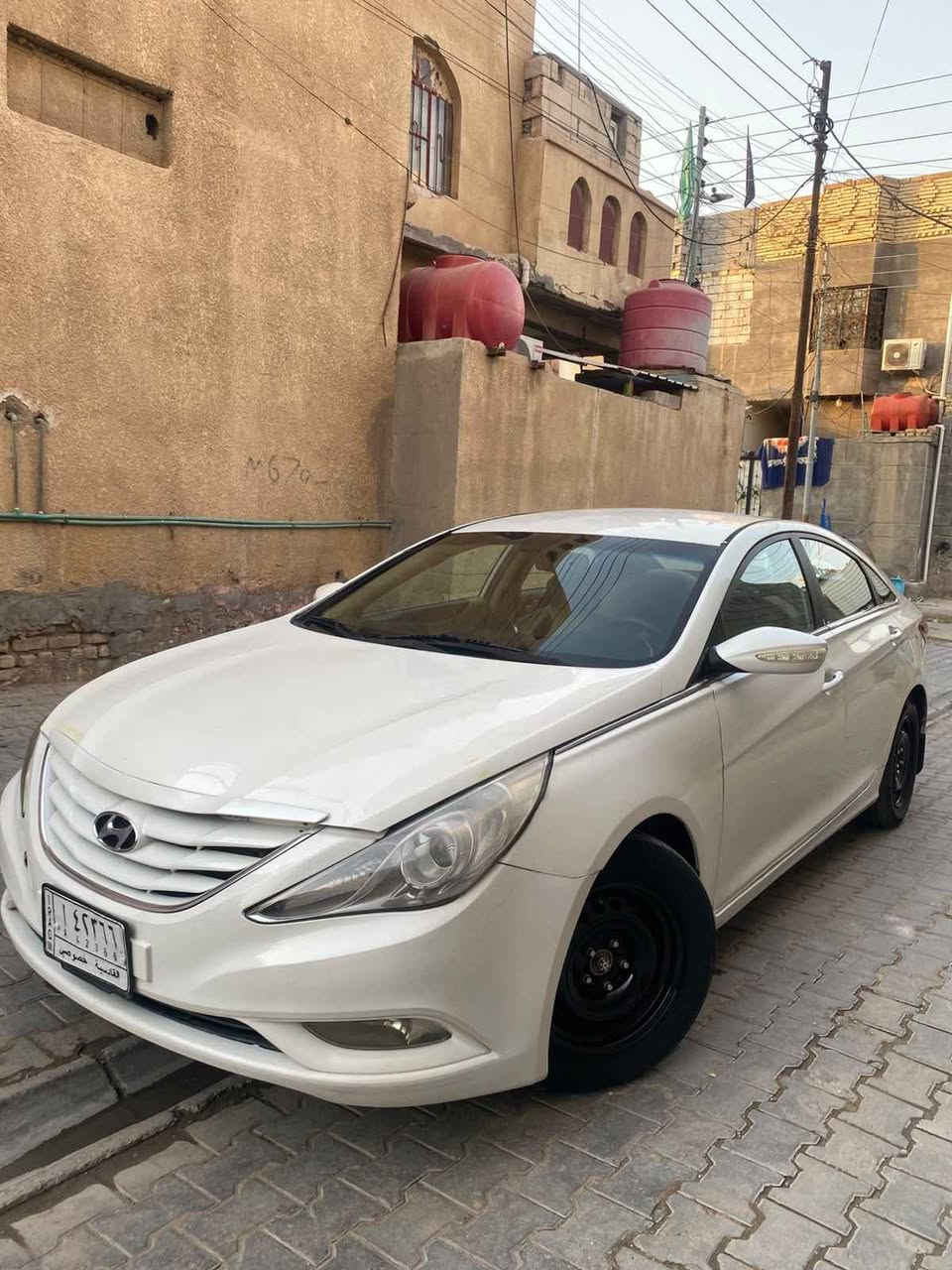 سوناتا موديل 11 خليجي شركة العامة 
سنوية جديدة بسمي تحويل ثاني يوم 
كير محرك تبريد حدادة خير من الله
تخم تاير جديد
لايت زنون
غرفة جديدة كلة مغلفة
حادثة خلفي وتم تبديل كص جنطة 
وبيهه رشات صبغ 

سعر 77 وبيهه مجال كلش قليل
 
*********** Singapore
