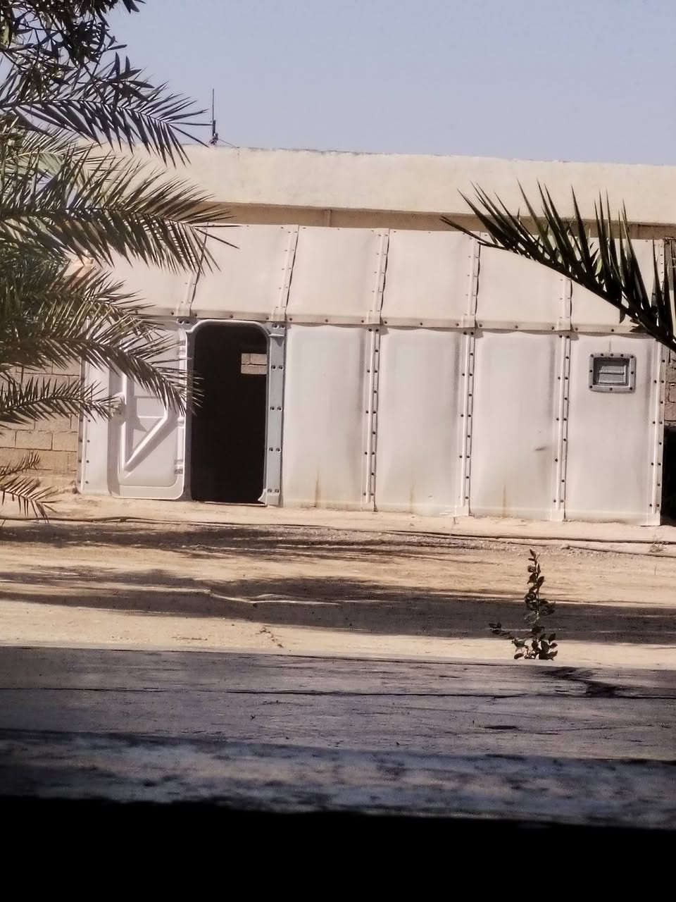 كرفان للبيع طول 6عرض 4ارتفاع 3 جديد غير مستخدم للبيع 475 بيه مجال 
***********
