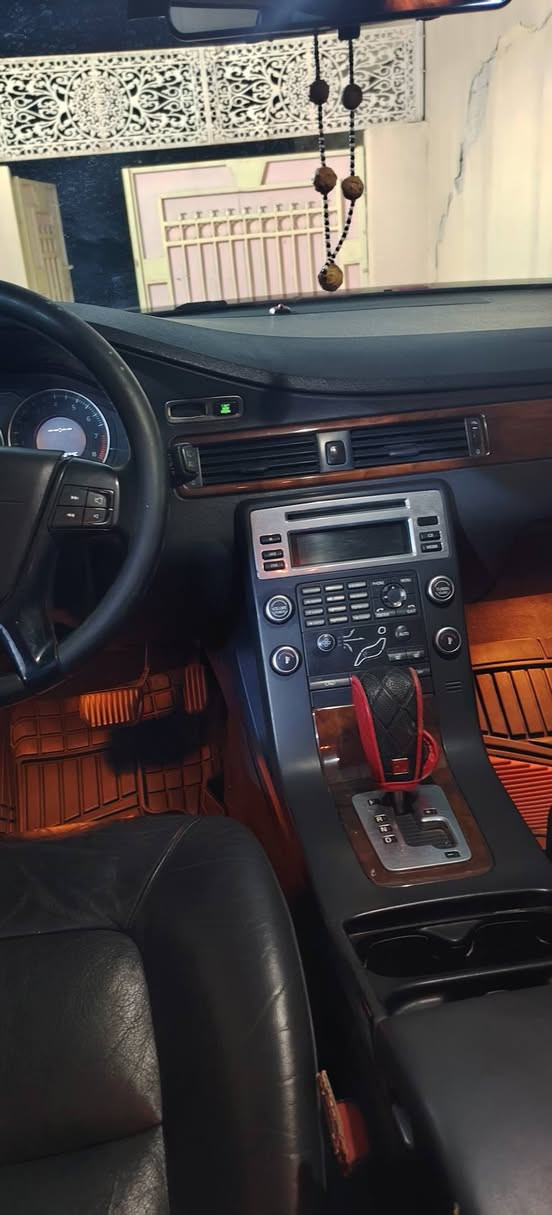 للبيع v70 2011 فول مواصفات ماعدا فتحه
مكينه  وكير وحداديه وتبريد كلها بشرط قطعتين بخ جماليه مكانها الموصل

السعر ٧٩

***********
***********
