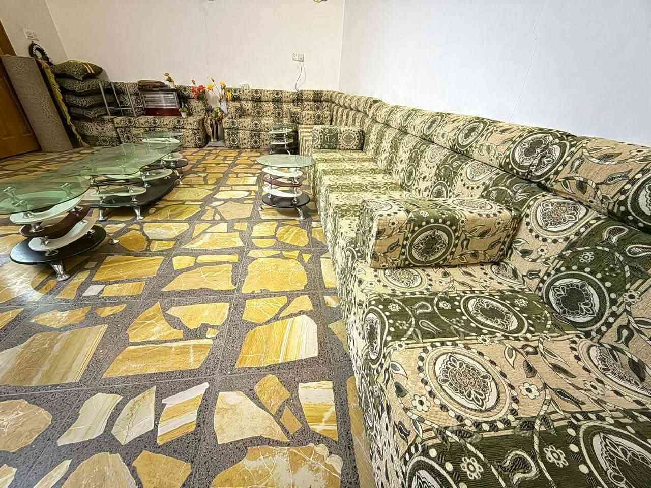 مكانه عفك ديوان عالي جديد١٦ مقعد ب٣٠٠بي مجال ويا ٤طبلات واتساب ***********
