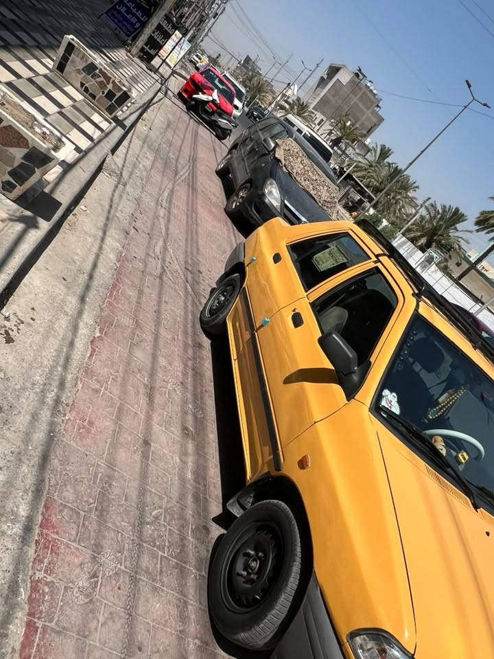 سلام عليكم سايبه ١٥ للبيع سياره نضيفه  كير محرك مكفولات تبريد بارد كهربائيات شغاله غرامه مصفره سنويه ٢٩ سياره بأسمي تحويل ثاني يوم    السعر ٣٨  مكاني بغداد الشعب ***********
