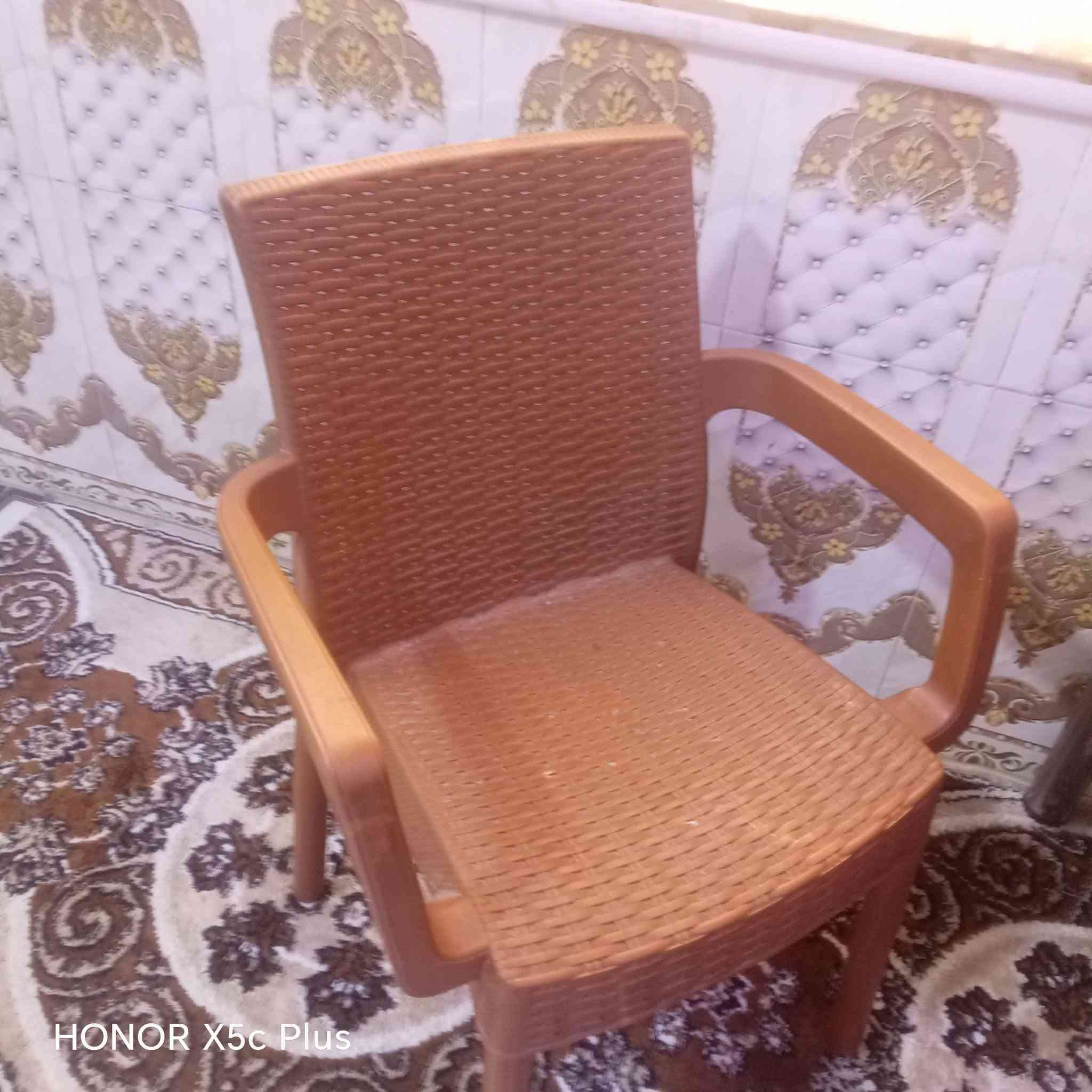 ميز طعام • كراسي عش العصفور ٢ • البصرة شارع التأميم