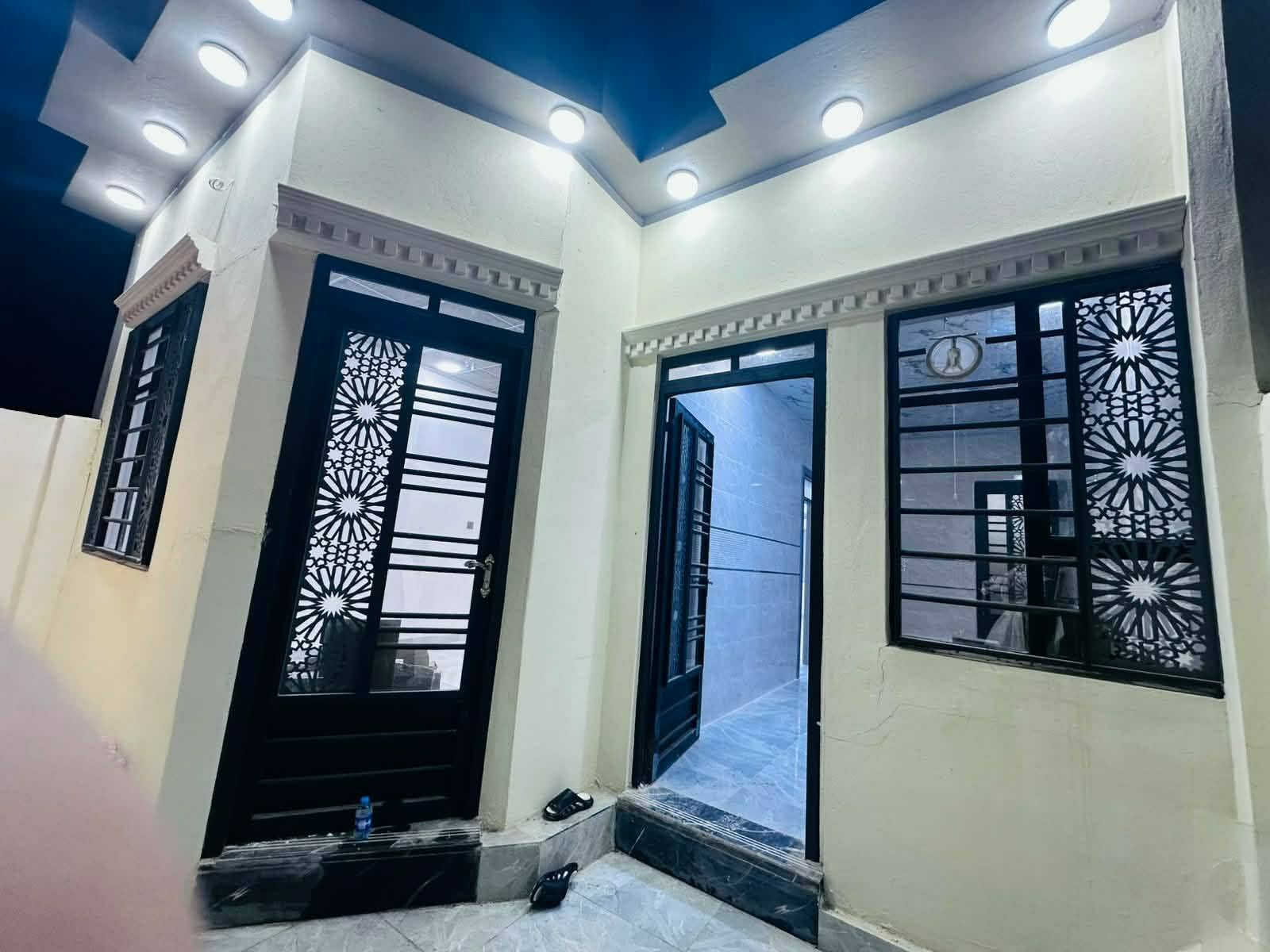 🏠 بيت للبيع – حي الكندي
📍 الموقع: قرب جامع الباقيات الصالحات
📜 سند جمعية
📐 المساحة: 100 متر
📏 الواجهة: 6.25 متر
💰 السعر: 70 مليون قابل للتفاوض
📞 للاستفسار والتفاصيل: مكتب طارق المولى
📱 ***********
