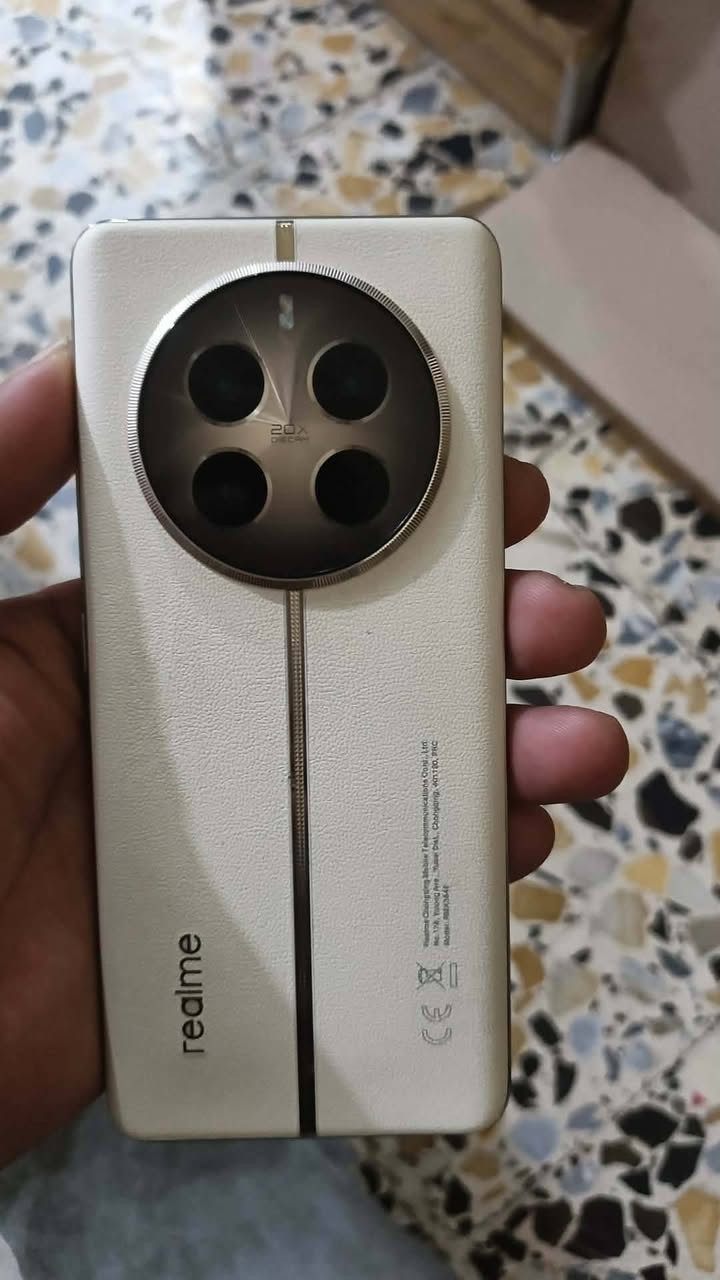 ريلمي ١٢ برو فايف جي أخو الجديد
بدون ملحقات بدون ملحقات 
جهاز غني عن التعريف 
سعر ٣٢٥ الاستفسار خاص 
جهاز راقي العنوان بغداد الأمين الثانيه 
***********

نص مكتوب في الصور:
- حول الجهاز realme UI 7.0 الإصدار مُحدث اسم الجهاز realme 12 Pro 5G مساحة التخزين ٣٦,٤ غ.ب / ٢٥٦ غ.ب المعالج Snapdragon 6 Gen 1 Mobile Platform البطارية ٥٠٠٠ مللي أمبير في الساعة (نموذجية) RAM 8,00 غ.ب + ٨,٠٠ غ.ب الكاميرات أمامية 16MP خلفية 50MP+8MP+32MP إصدار البرنامج RMX3842_16.0.5.701 (EX01) معزز الأداء Flux Engine