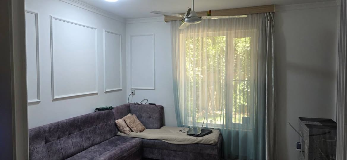 🏡 دار للبيع في مجمع الكوثر السكني
📐 المساحة: 150 م² (7.5 × 20)

🏠 البيت طابقين، ويضم غرفتين نوم، صالة، مطبخ، ومجموعة صحية، مع حديقة أمامية وحديقة خلفية.

✅ طابو صرف
✅ البيت حر غير مطلوب ويباع نقدًا.
✅ بأسمي وتحويل مباشر.

💰 السعر: ١٥٧ مليون دينار، وبيه مجال للشراي.

📍 موقع هادئ ومميز داخل مجمع الكوثر السكني.

📞 للاستفسار: ***********
