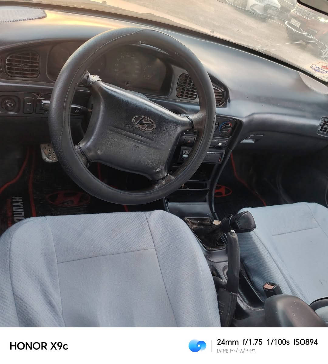 هونداي سوناته رقم انبار تحويل مباشر كير عادي مكفول محرك جديد مكفول حجم 2000 كشر جديد بدون ضربه
صدر امامي خلفي كله جديد كهربائيات كلها شغاله السياره جاهزه أو نضيفه السعر ٣٠ بيع مستعجل  واساب ***********
هونداي سوناته رقم انبار تحويل مباشر كير عادي مكفول محرك جديد مكفول حجم 2000 كشر جديد بدون ضربه
