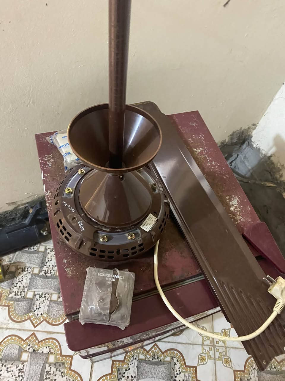 السلام عليكم مكلف بلنشر ثلاجة وبنكة نضيفات مستخدمات شــჂ̤ قليل اثنينهن ب ١٠٠
