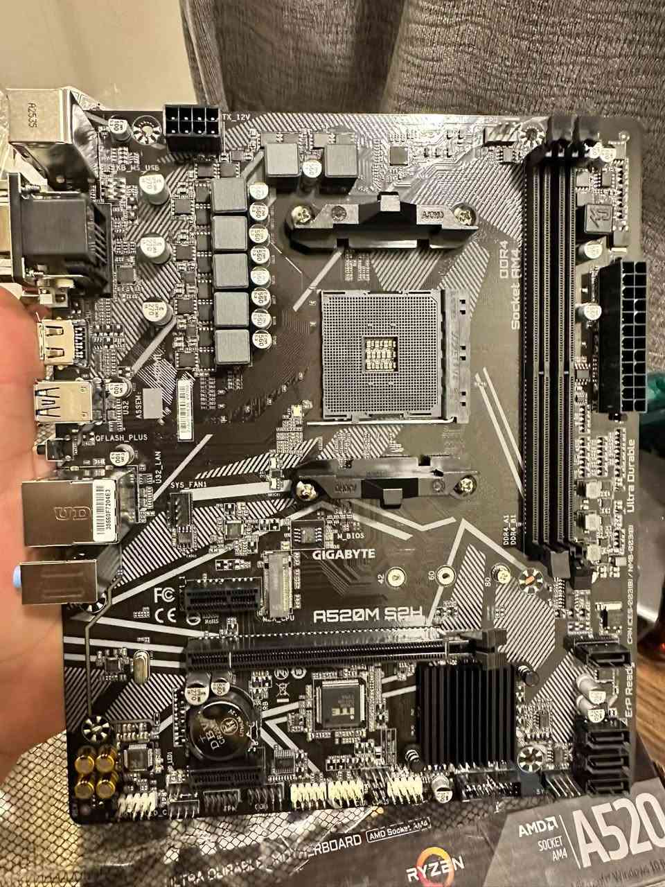 GIGABYTE A520M • AM4 • جديد