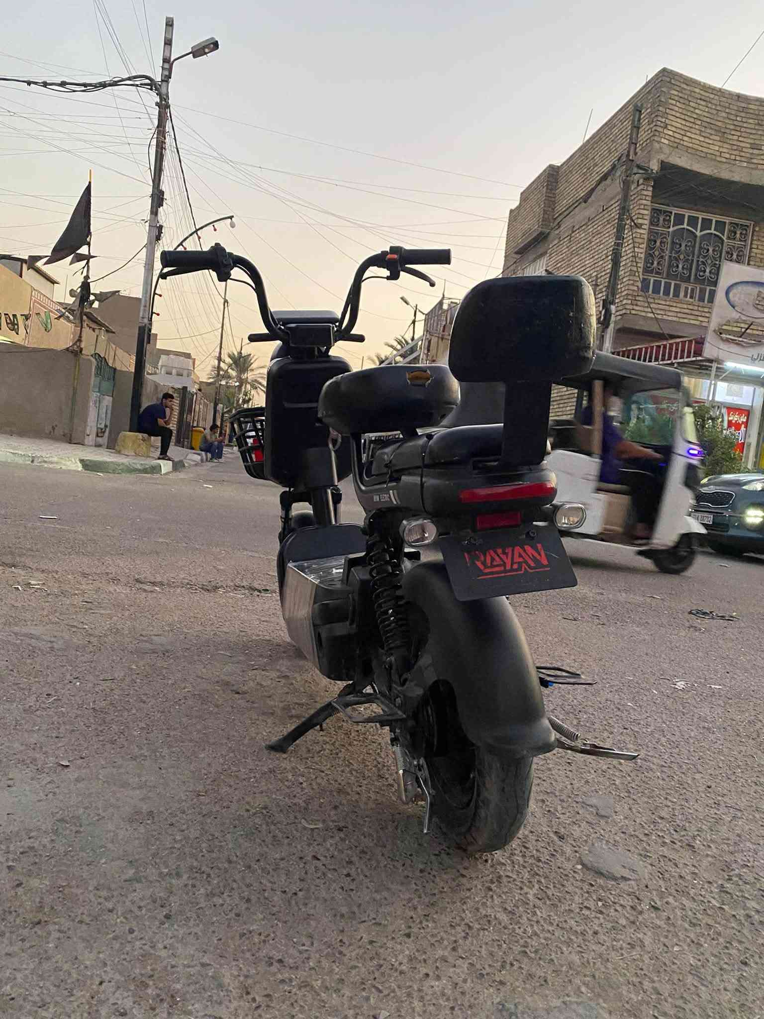 دراجه شحن شركة الريان موديل 2026 
امانة الله جديده كلش  كلشي بيها شغال 
(3) نمر الدراجه شاحنتها موجوده ما بيها اي نقص 
السعر/230 الف 
بغداد الكمالية 
***********
