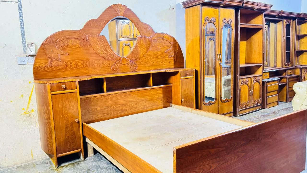 غرفه نوم شغل حصيبه حطاطه الاصلي كلها صاج جديده طك بعده جديده طك السعر 675 وببه مجال للاستفسار الاتصال ع الرقم ***********
