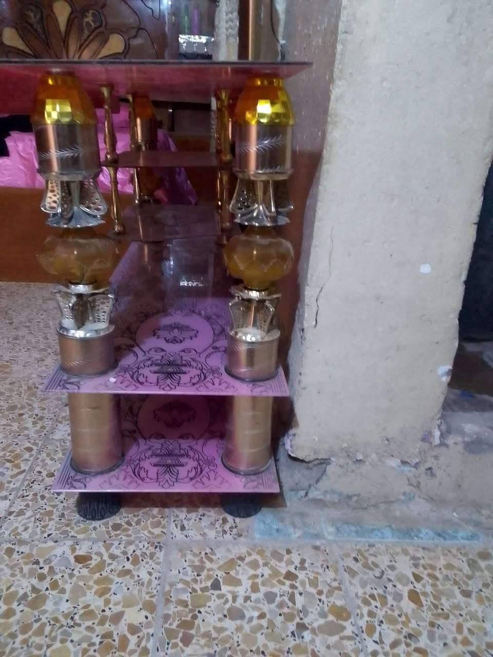 السلام عليكم 
جمعة طيبة ومباركة عليكم أن شاء الله 
عندي ميز بلازما جديد ونظيف السعر ب ٢٠ الف مع لوحات فنيه مناظر طبيعيه فيها اضاءة تعمل على الباتري مال ساعة بيها نقطة تشغيل السعر ب ٢٠ الف مكاني ناصرية مركز بحي الصالحية بالقرب من شارع العروبة على شارع ابراهيم الخليل عليه السلام يم مجمع حمودي لبيع الدراجات النارية وبصفه محل تصليح البلازمات على ايدك اليمنى مقابيل الحديقة تلفون ***********
