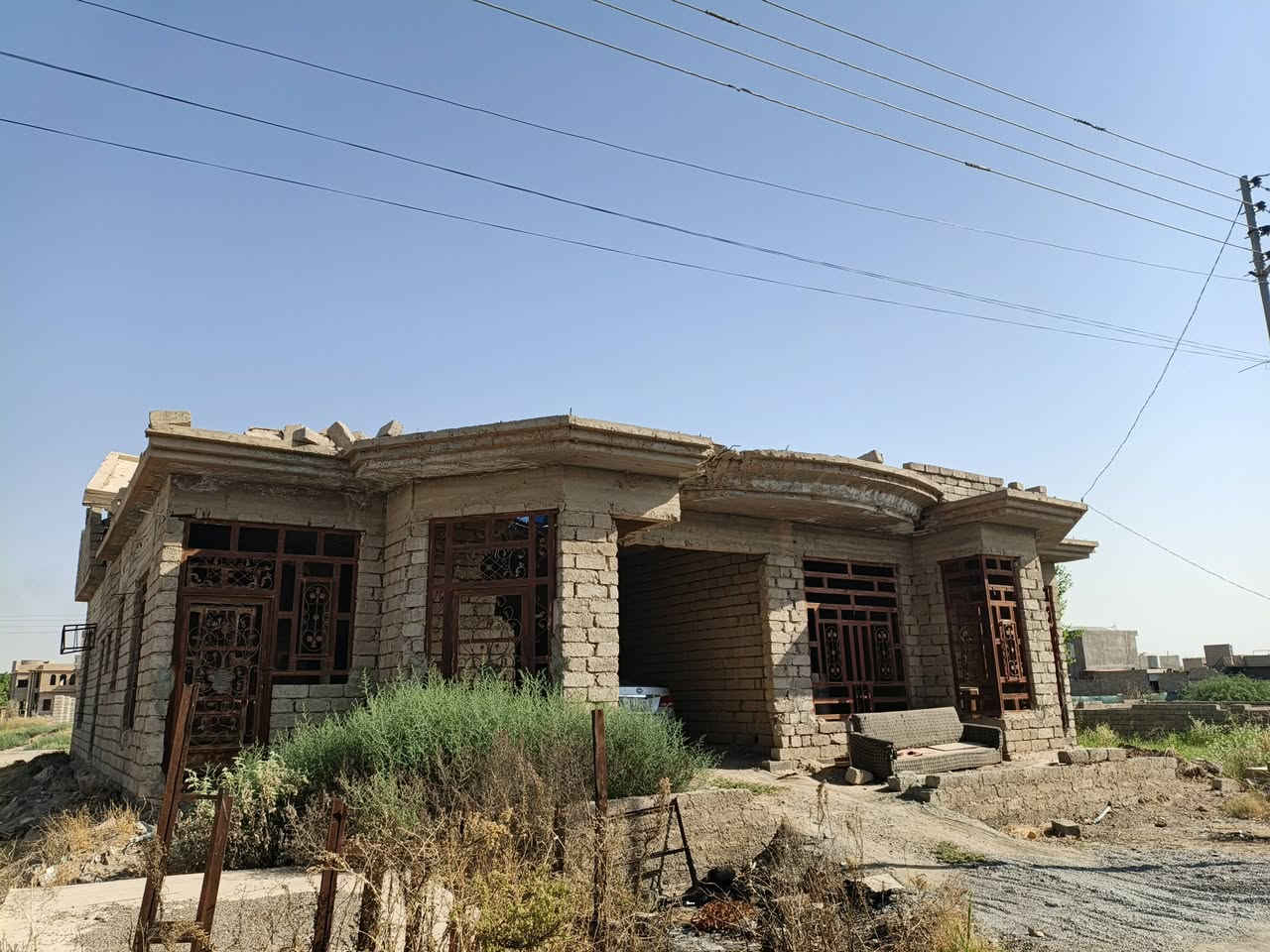 السلام عليكم هياكل عدد اثنين للبيع بيجي حي المهندسين المساحه الكلي 500 متر واصل مى كهرباء تبليق للستفسار الاتصال على الرقم ***********
