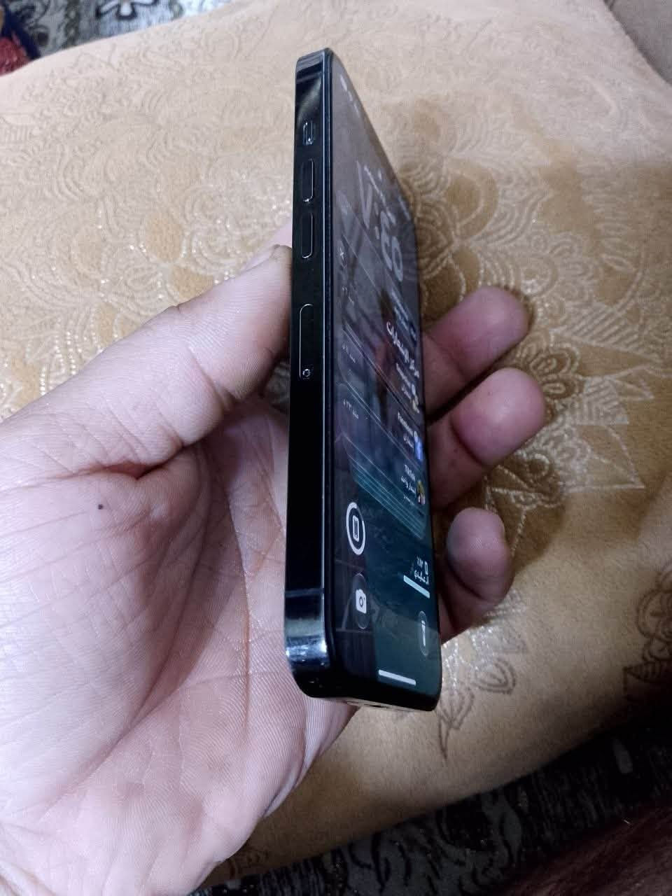 13 برو فقط حجم الصغير 📱
ذاكره 256 ، تك سيم 
بطاريه 88 🔋اصلي لا مصعد ولا مستبدل شركه 
جهاز نور مان ضد الماي 💦
مكاني حي الانتصار 
***********
***********
