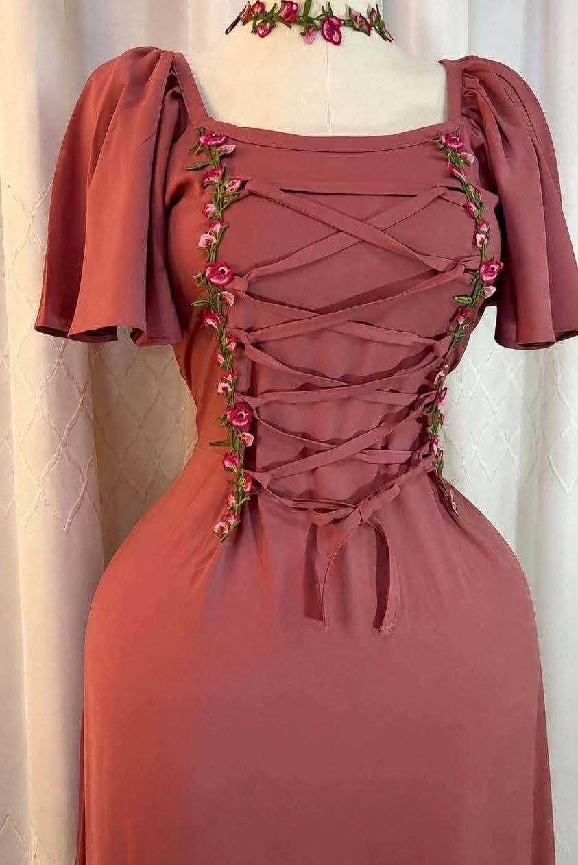 خياطه حسب طلب الزبونه دشاديش فرشات توجد خدمة توصيل للحله 3محافظات 5واتساب ***********
