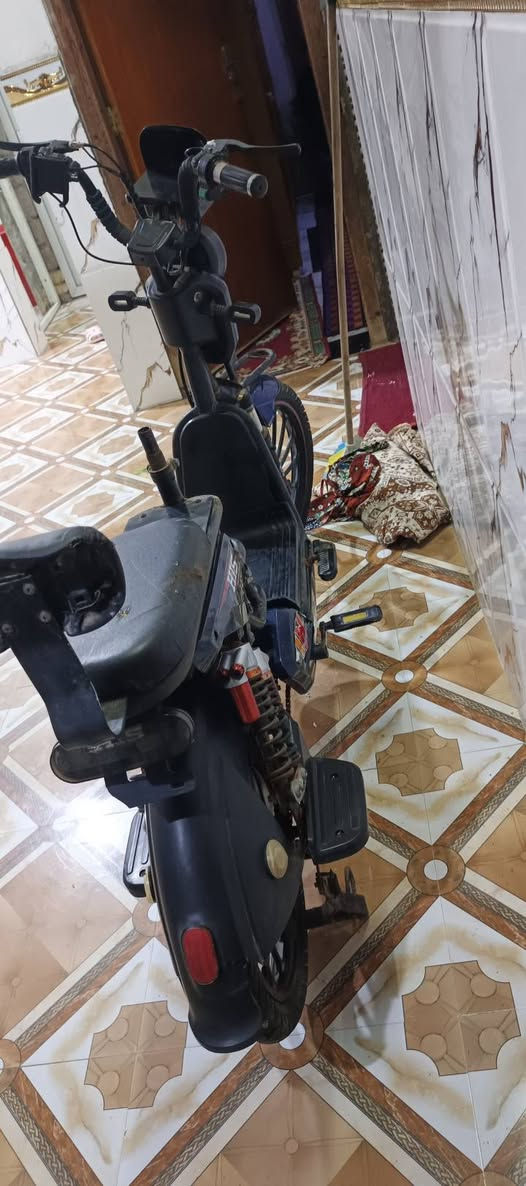 سلام عليكم دراجه شحن اللبيع سعر 150 وبيهه مجال دراجه نضيفه بس عوزهه بطاريات وجوزه لمكان بصره كرمه علي ***********
