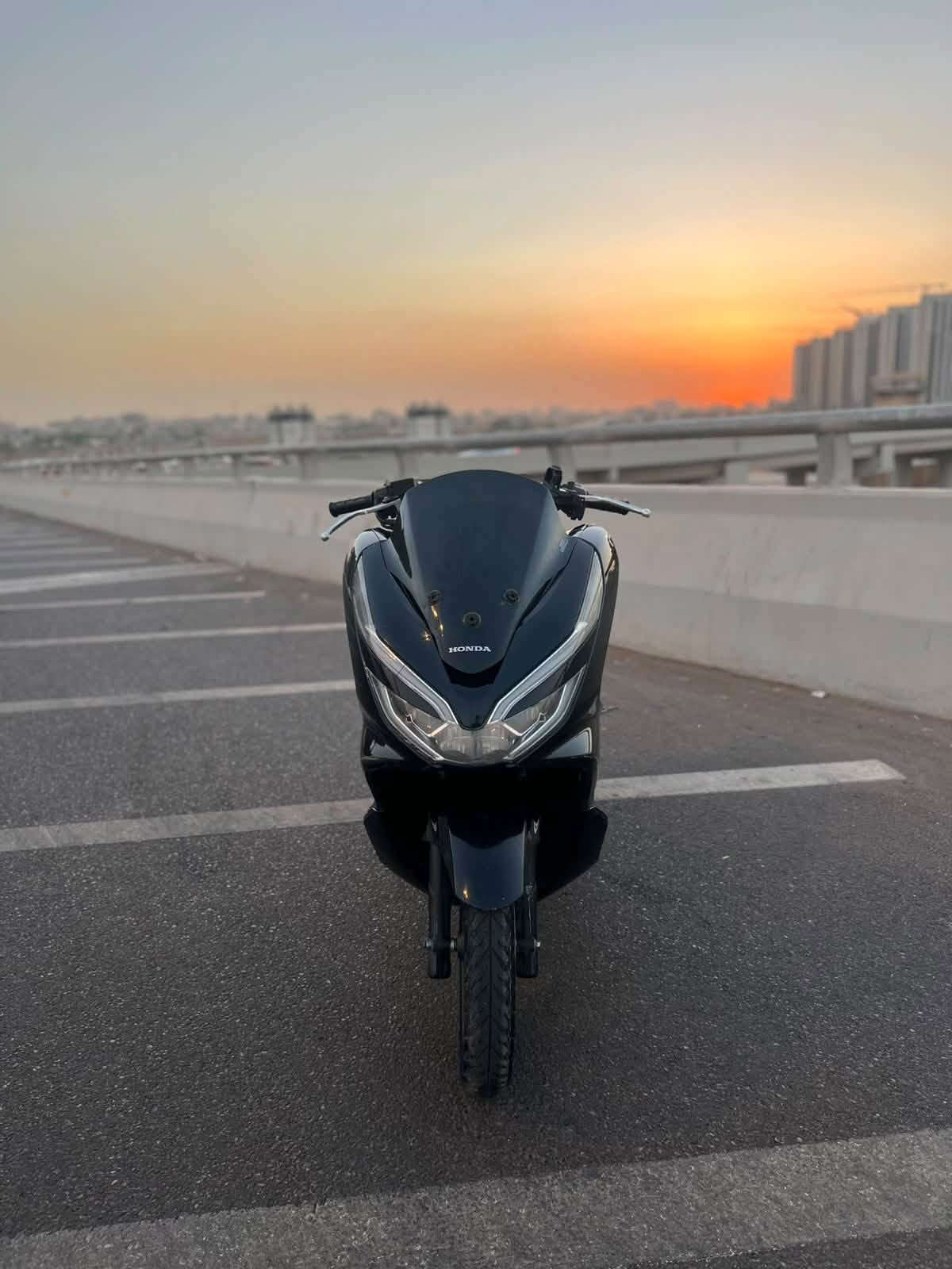 للبيع دراجه pcx  جيل ثالث بصمه الحديث  مكينه 150 حساس حرف A نوزل خطين ستان كهربائي ماشية18 الف زيرو الدراجه مال بيت حساس ازدحام دراجه جديده  حساس شلعه معدل خير من الله دراجه تتعب تكول جديده مال جناي  مكان بغداد الكرخ السعر مليون و900 وبيهه مجال والاستفسار ***********

