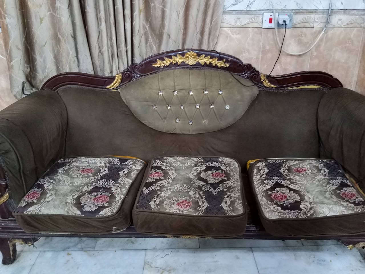 تخم للبيع الي يريده يخلي بيه سعر وياخذه
تواصل رقم ***********
