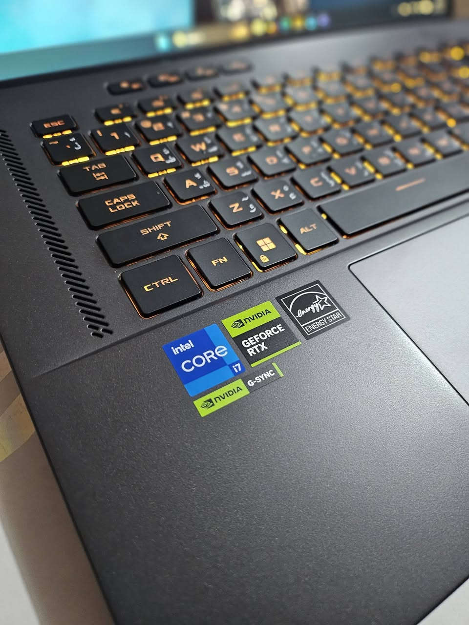 asus zephyrus G16 • RTX 4060 • ٣٢ جيجا رام