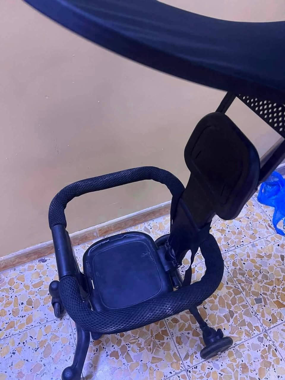 نظيفة مثل ما بالصورة
تحمل  وزن خفيف 

مو مال وزن ثكيل 

مكاني شهداء العبيدي 

*********** واتساب

15 الف قفل بدون عمله
