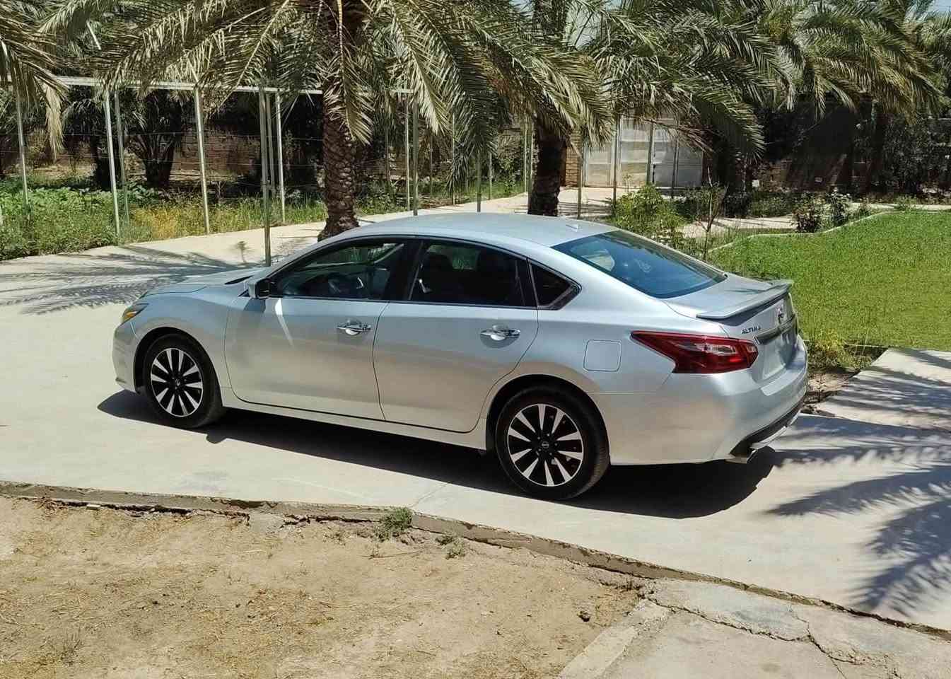 نيسان التيما موديل 18
SV plus فول عدا الفتحه
كشنات جلد وتدفئة وتبريد كشنات وتحكم كشنات كهربائي و بصمه وكامرة ونقطه عمياء وحساسات خلفية وباقي تفاصيل النيسان نقصها بس فتحه 
السيارة ممشاها 83 الف وعليها ادامة دهن كير مرتين وكفالة هم
ومكينة خير من الله 
حدادية جدية شرط وكالة 
السيارة نقصها بس اذن مكينه تتبدل 
سنوية وهزه جديدة 
السيارة داخلة بي بارد بالجنطه بس بيها حادث مسبق بامريكا باب وجاملغ رش فقط بدون دواخل وبدون ايرباك 
سعرها 110 وبيها مجال
***********
