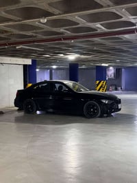 BMW 328i 2014 محرك 2000 تيربو 4 سلندر ماشية..91 الف كيلو نضيفة كلش وما...