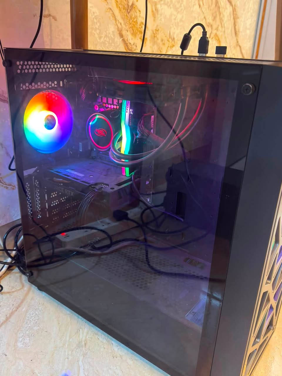 Intel Core i5-12400F
*كرت الشاشة: NVIDIA RTX 4060 8GB

* الرام: 16GB DDR4 3200MHz

* التخزين: SSD 1TB

* مزود الطاقة: 650W

* الشاشة: 25 بوصة، 180Hz

* الكيبورد: HyperX

* الماوس: Cloris 

* ⁠سماعات هايبر اكس كلاود 

* ⁠سماعات سبيكر صغار صوتهن حلو وصافي 

* ⁠يو بي اس 1500 اوفلاين استعمال اقل الشهرين 

كرسي مكتبي نظيف ومريح للكعدات الطويلة 

* ⁠* ⁠استعمالها شهرين والحاسبة نظيفة كلش تجي للبيت تفحص وتجيكها على حسب الاصول وتقتنع بيها واني بخدمتك عنواني بغداد البياع تقاطع درويش 

* ⁠السعر .مليون 400وبيهة مجال 

استفسار على هاذة الرقم #***********
