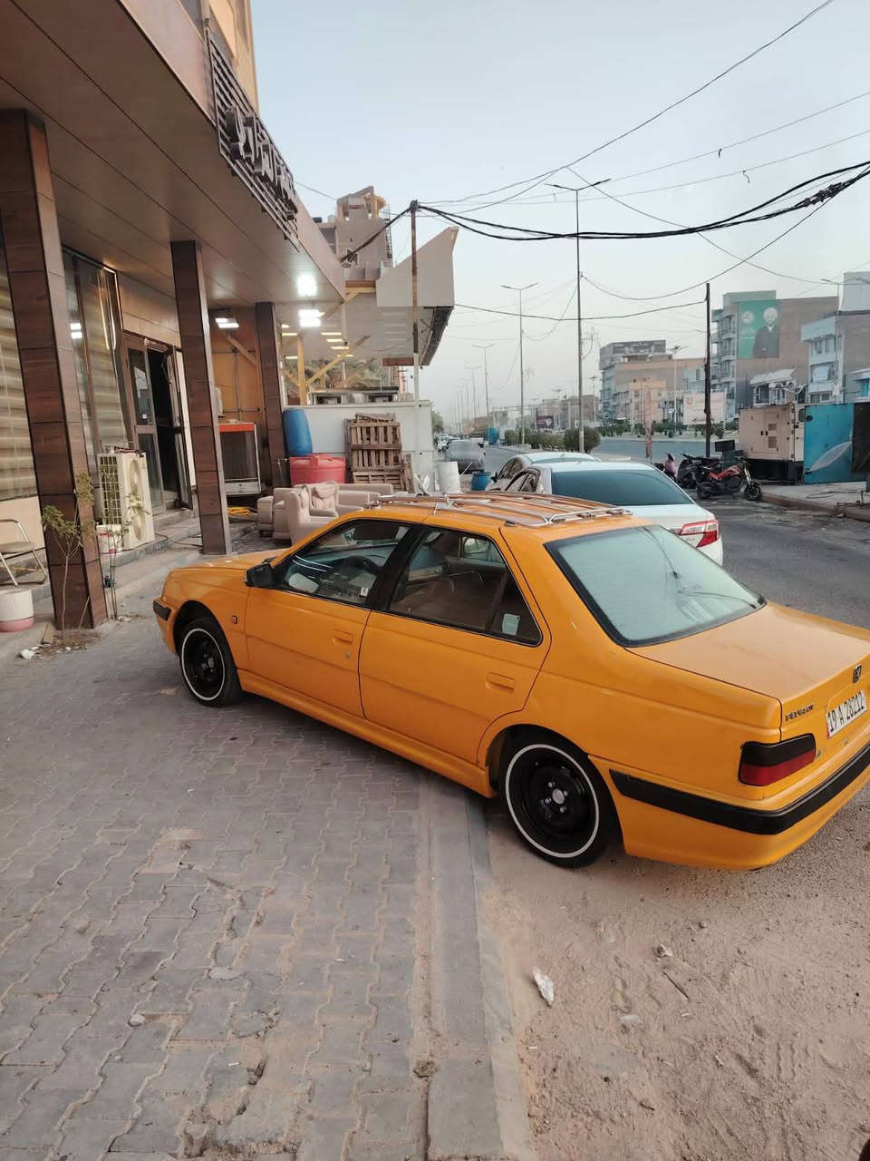 السلام عليكم بيجو بارص موديل 2018 سياره جاهزه مكينه كير تبريد حداديه كهربائيات سياره نضيفه وجاهزه من كلشي رقم كربلاء نكليزي سنوية ل2030 مصفره هيئه وغرامات مكانها سماوه سعرها 49 وبيها مجال ***********
