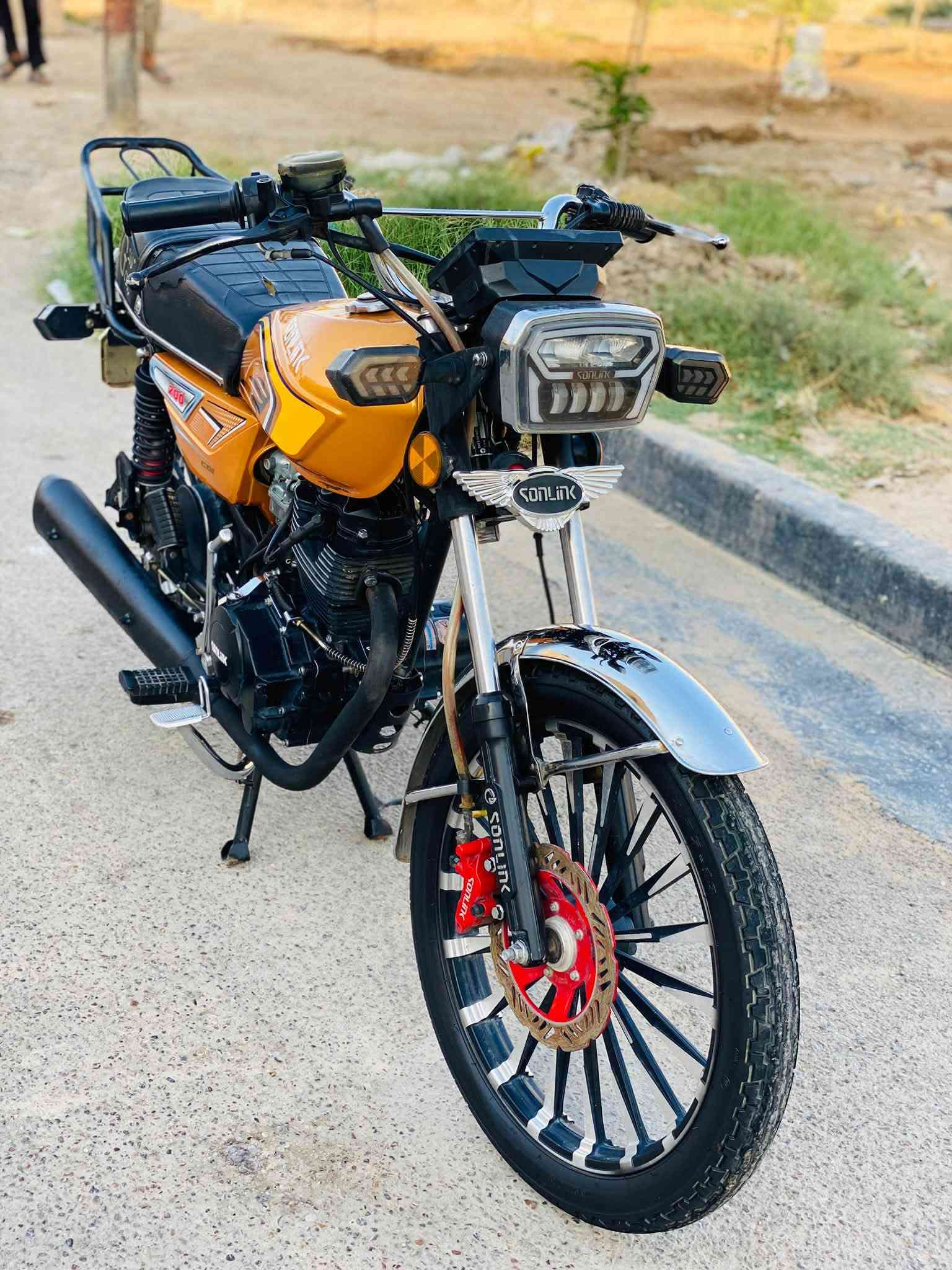 سونك 5 كير 🔥🔥
موديل 2025 👍🏻
مكينه 200cc👍🏻
أوراق موجود 📋
كلشي شغال مكينه مكفوله ما مفتوحه 

عنوان بغداد

السعر 750 

 اتصل ودلل ***********🥰📲

