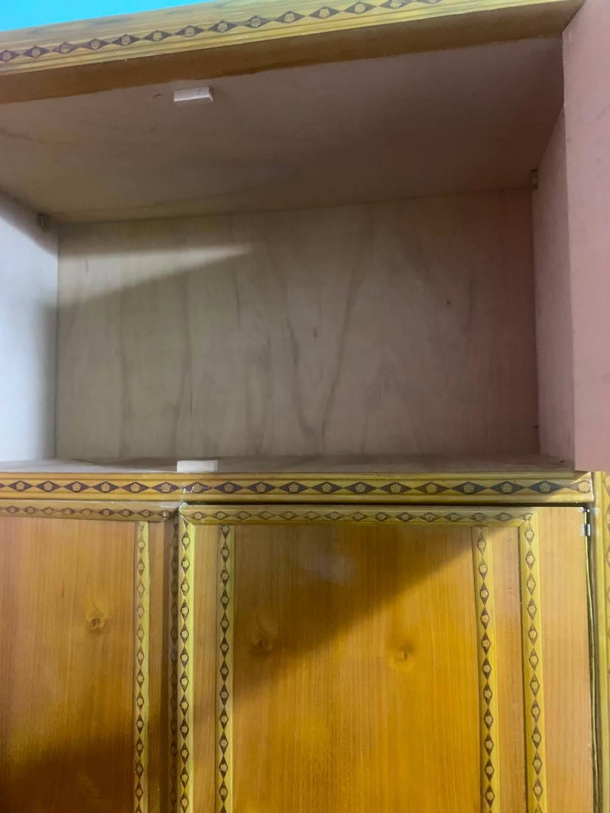 سلام عليكم كرفه غشاب لل بيع جديده كلش اي ضرر ما بيه محتاج وجاي ابيع بغداد مدينه الصدر سعر 400 وبيه مجال لل طيبين واني خادم ***********
