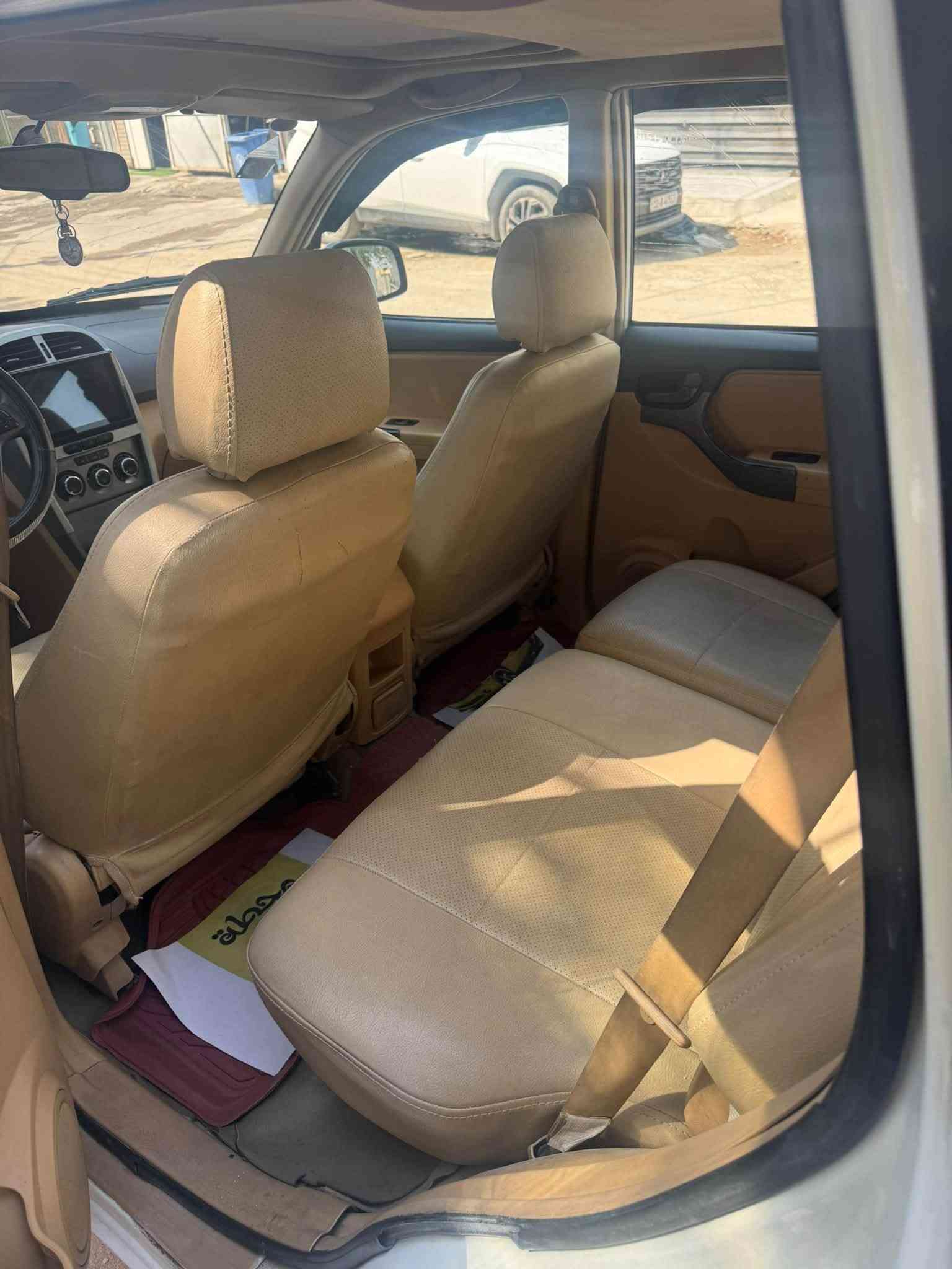 سلام عليكم للبيع تيكو ٢٠١٣ رقم بغداد انكليزي الجديد بأسمي تحويل مباشر  كير مكينه صدر أمامي خلفي كله تمام تخم تاير جديد مكينه ١٨٠٠ كير كهرباء تبريد ثلج تدفئه بلكشنات كشنات جلد بلاد تحكم ستيرن فتحه كهرباء شاشه كامره سياره  نظيفه امانه الله  مابيها اي نقص داخل نظيف بدون تكسير  
مكان السياره بغداد  حي العامل قرب مسبح الرافدين رقم الهاتف  *********** السعر ٥٣ $$

نص مكتوب في الصور:
- ٢:٢٧ م