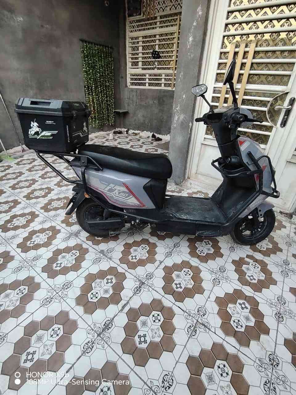 للبيع قبل شهر اخذتها بعدها جديده بيها شخوط صغار بصفحه اليمنه انشخطت بلباب 
للبيع او مرواس حسب القناعه ***********

