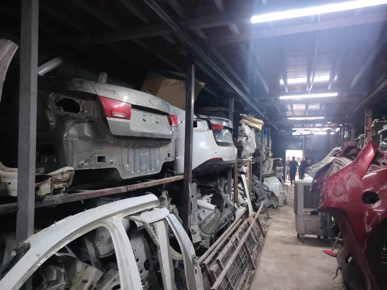 محل عادل
(للأدوات الاحتياطية قطع غيار السيارات الخليجي والهندي والأمريكي )
العنوان بغداد / سوق بغداد 
الاستفسار :
***********
***********

نص مكتوب في الصور:
- إعلان هام لمحَل عادل لبيع قطع غيار السيارات الكورية تشكيلة كبيرة ومتنوعة من قطع غيار السيارات الكورية أصلية - استيراد - جودة عالية جام سقف بانوراما تكم أمامي وخلفي سقف كامل جام خلفي أبواب كاملة هياكل أمامية كتف تكم حديد دوسات تحت الأبواب (حديد) وأيضاً العديد من قطع الهياكل الأخرى بغداد - شارع النضال مقابل وزارة الصناعة محَل عادل لقطع غيار السيارات الكورية *********** *********** توفر كميات كبيرة وموديلات متعددة أسعار مناسبة شحن إلى جميع المحافظات