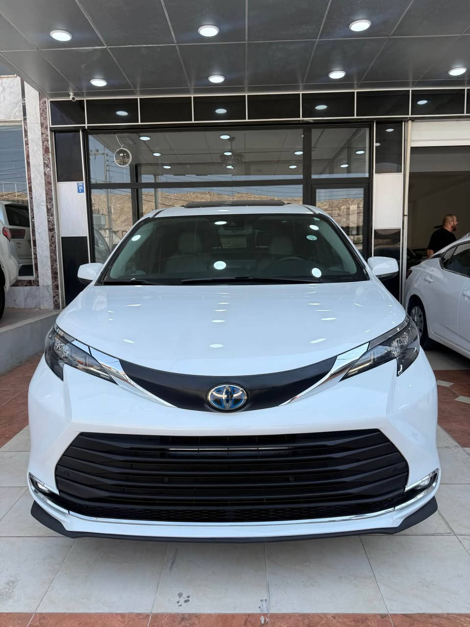 Toyota Sienna Hybrid
موديل 2025 مواصفات Hybrid XLE فول بدون فتحة 
ماشية 16 الف كير محرك و ارباك بشرط
صبخ جملخ و شبر بوند بدون شاصي بدن و براكيت شوية
السعر السيارة 305 ورقة و شوية مجال 
***********☎️ دهوك, العراق
