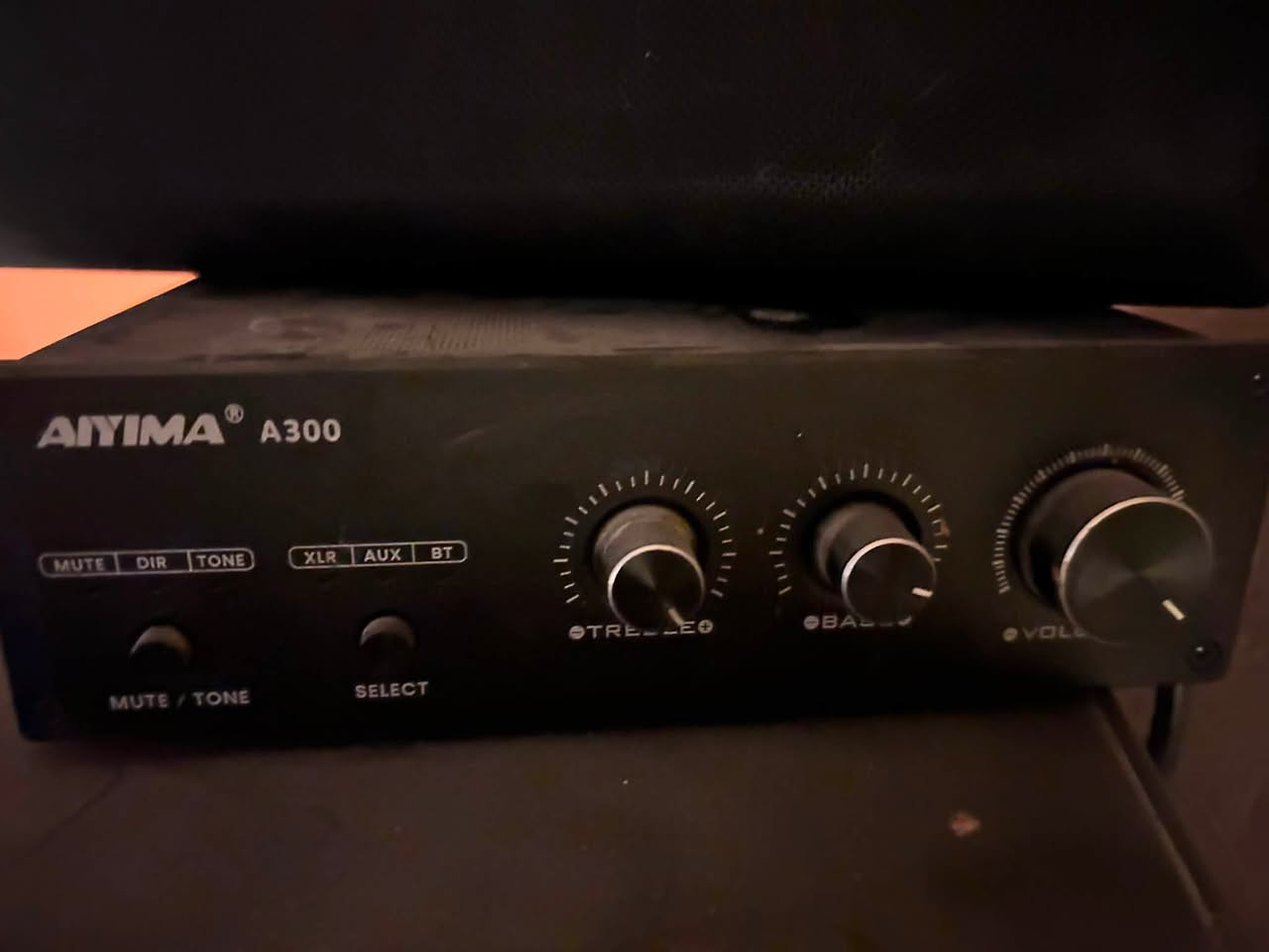 للبيع 3 سماعات Sony + مضخم صوت Jamo 500w +امبلي فاير Alylma A300
السعر 200 

للتواصل ***********
