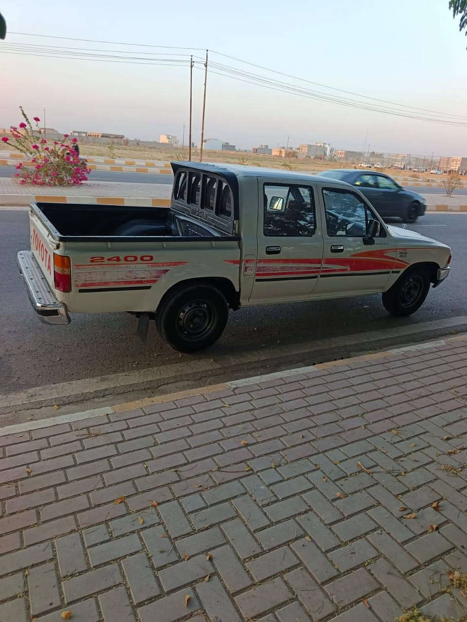 السلام عليكم للبيع بيكم دبل قماره كفاله عامه موديل 92GLX رقم صلاح الدين مميز كير محرك اكسل شاصي كفاله عامه باور استيرن جام كهربائي السياره ابلاديه بدون ضربه ولاصبغ فقط البنيد والقماره مكشرات والباقي على وضعه مكان صلاح الدين يثرب رجاءا الموشراي لايتصل للاستفسار ***********
