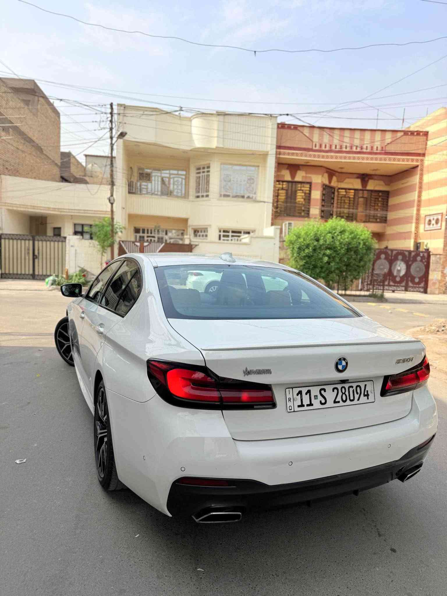 بي ام 530i • ماشيه ١٢٠الف • رقم بغداد
