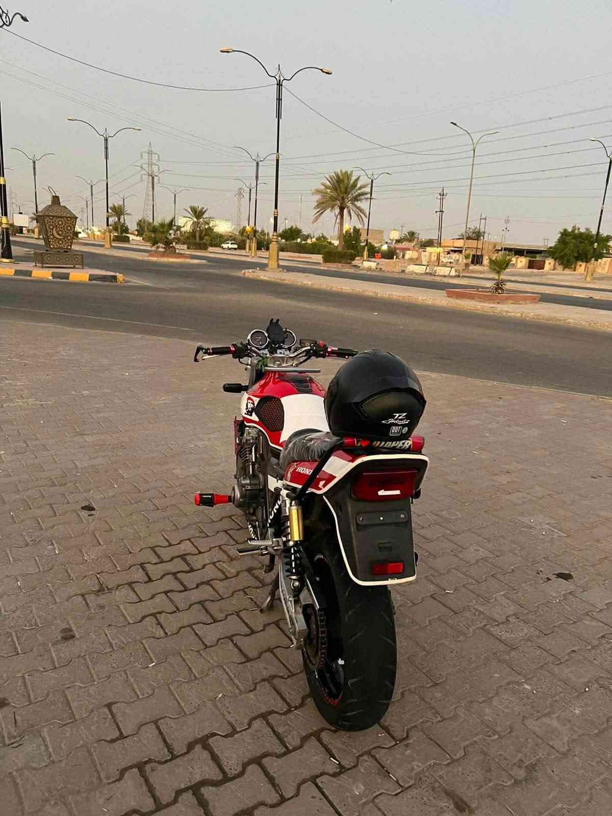 العزاز مابعد السلام
سيبي 400 جيل اول 
كفاله عامه 
بيع فقط بدون مراوس 
دراجه جاهزه على اخر حبايه 
123 بطناش وترايك وين ميعجبك 
السعر المطلوب 14 بيها مجال
مكاني تكريت ***********
ملاحضه مكاتبه فقط ♥️
