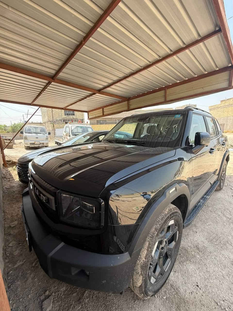 – JETOUR T1 2026  -     فئة Comfort 2.0L 8AT
•   🛣️  المسافة المقطوعة11500قابل للزياده

------------------------------------------------------------

✅ المواصفات :

• القير: 8 سرعات أوتوماتيكية 8AT

• نظام الدفع: دفع أمامي

• القوة الحصانية: 254 حصان

• العزم: 390 نيوتن.م

• استهلاك الوقود: 8.1 لتر لكل 100 كم

• كاميرات محيطية 360°

• نظام مراقبة النقطة العمياء

• حساسات اصطفاف كاملة

• نظام المراعي للوقوف الأوتوماتيكي (Autohold)

• نظام التحكم بنزول المنحدرات

• نظام مساعد لصعود المرتفعات

• نظام مكابح مانعة للانغلاق ABS

• نظام التحكم بالثبات ESC

• وسائد هوائية أمامية وجانبية

• رنجات ألمنيوم قياس 19 إنش

• شاشة وسطية قياس 12.8 إنش

• شاشة عدادات رقمية قياس 10.25 إنش

• دعم أبل كاربلاي وأندرويد أوتو

• مثبت سرعة

• مقصورة جلد فاخر

• المقاعد الأمامية كهربائية

• تهوية  للمقاعد الأمامية

• الإضاءة الأمامية والخلفية LED

• صندوق كهربائي بلمسة

• شاحن هاتف لاسلكي

• وضعيات قيادة متعددة

• نظام الدخول الذكي (بصمة)

• مسند يد (كونسول) أمامي

• فلتر تنقية هواء N95

• نظام مراقبة ضغط الإطارات

🛠️ الضمان

• الضمان الأساسي: 6 سنوات + عداد كم مفتوح

• ضمان المحرك: 10 سنوات أو 1,000,000 كم

سعر 33 مليون

الاستفسار ***********
